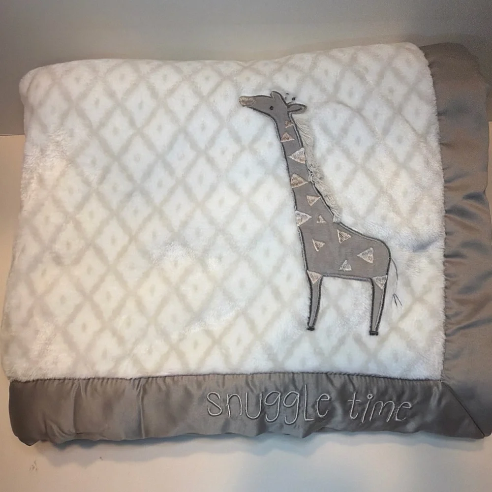 Baby Essentials Cream Blanket Gray Satin Trim Plush Sherpa 40”x30” Giraffe EUC
